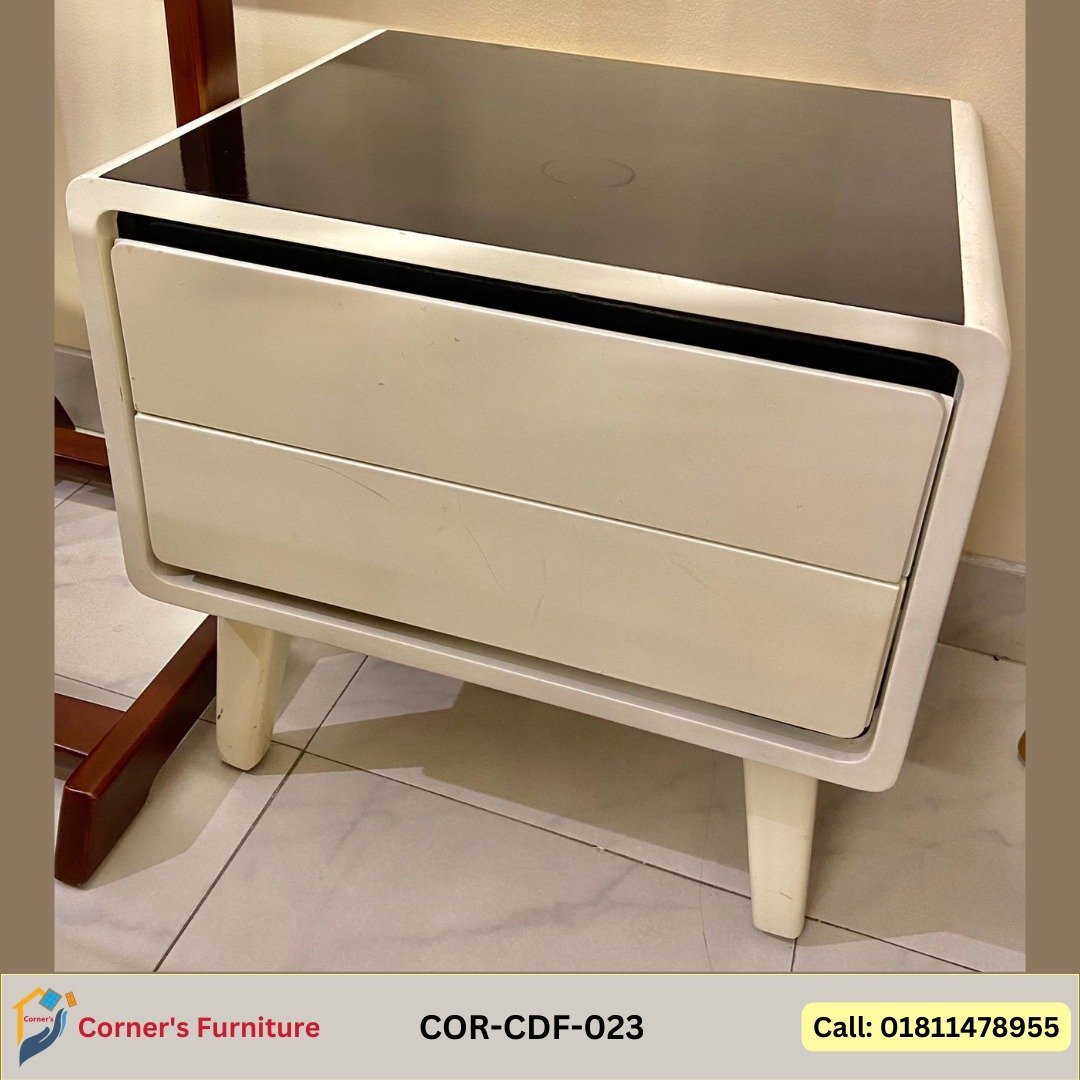 Unique design Side table stylish modern contemporary design sophisticated chic elegant eye-catchy unique simple attractive beautiful